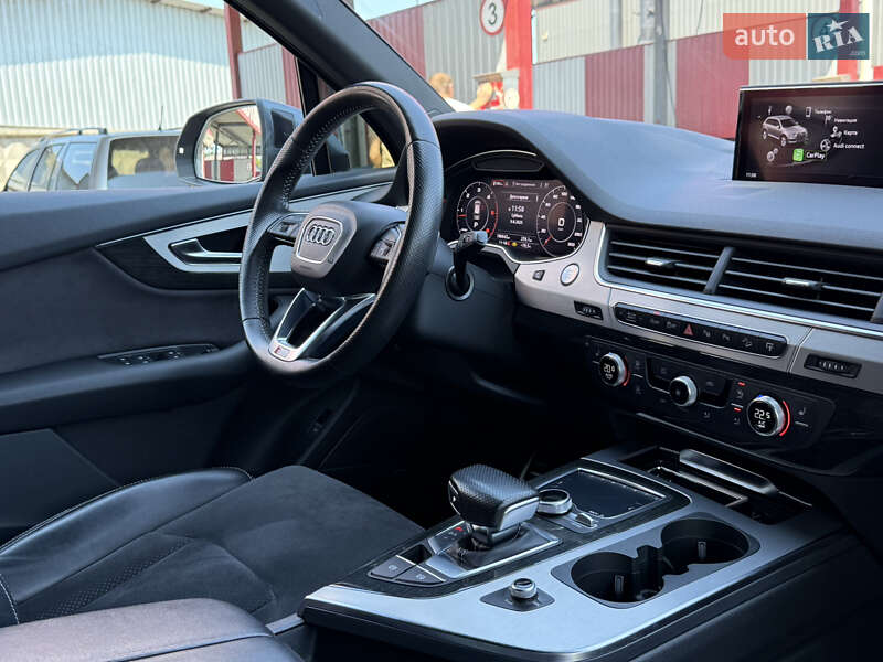 Внедорожник / Кроссовер Audi Q7 2017 в Киеве