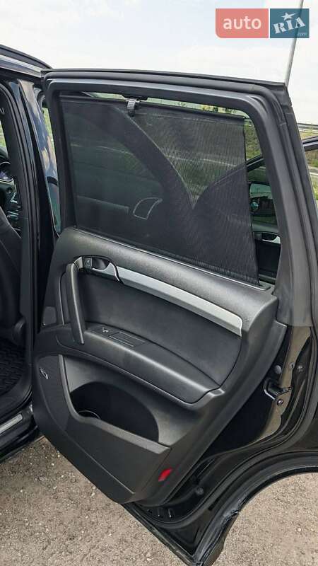 Внедорожник / Кроссовер Audi Q7 2015 в Киеве