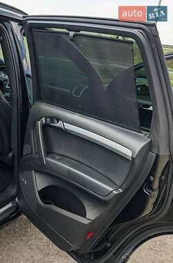 Позашляховик / Кросовер Audi Q7 2015 в 