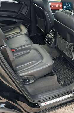 Позашляховик / Кросовер Audi Q7 2015 в 