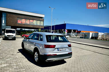 Внедорожник / Кроссовер Audi Q7 2015 в 