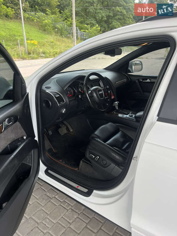 Позашляховик / Кросовер Audi Q7 2011 в Житомирі