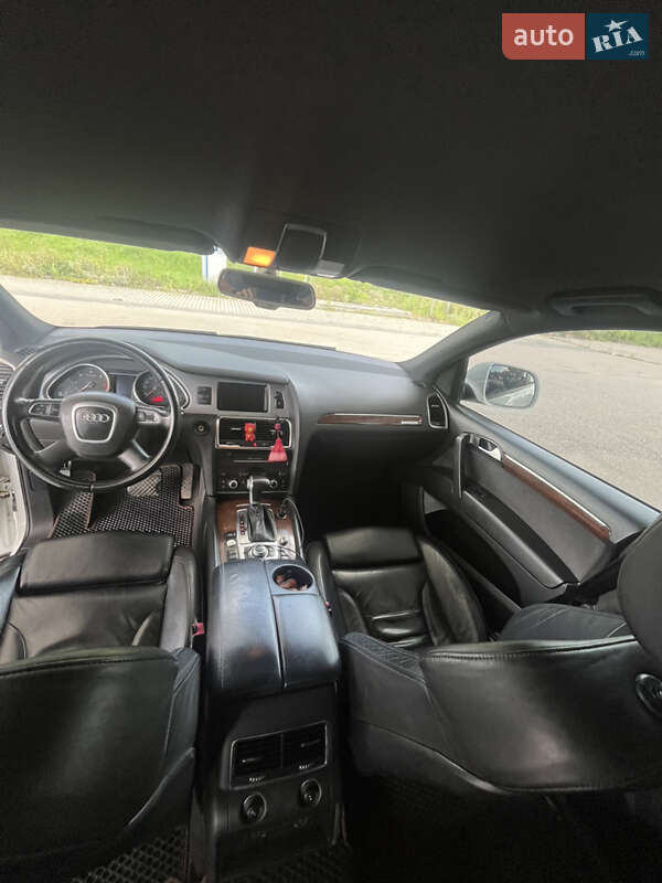 Позашляховик / Кросовер Audi Q7 2011 в Житомирі