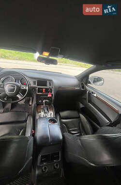 Внедорожник / Кроссовер Audi Q7 2011 в 