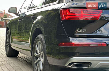 Внедорожник / Кроссовер Audi Q7 2018 в 
