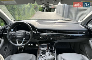 Внедорожник / Кроссовер Audi Q7 2018 в 