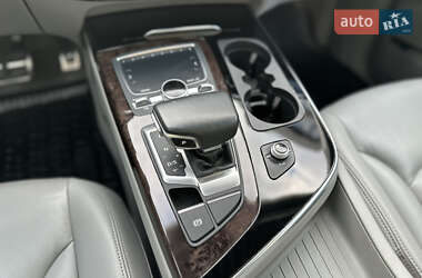 Внедорожник / Кроссовер Audi Q7 2018 в 