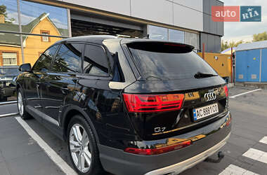Внедорожник / Кроссовер Audi Q7 2015 в 