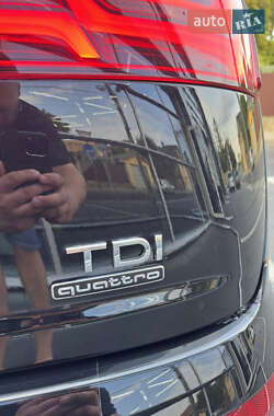 Внедорожник / Кроссовер Audi Q7 2015 в 