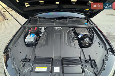 Внедорожник / Кроссовер Audi Q7 2015 в 