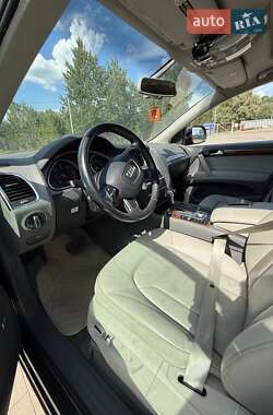 Внедорожник / Кроссовер Audi Q7 2015 в 