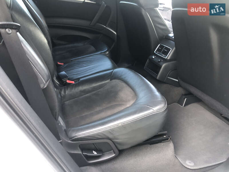 Внедорожник / Кроссовер Audi Q7 2011 в Черновцах