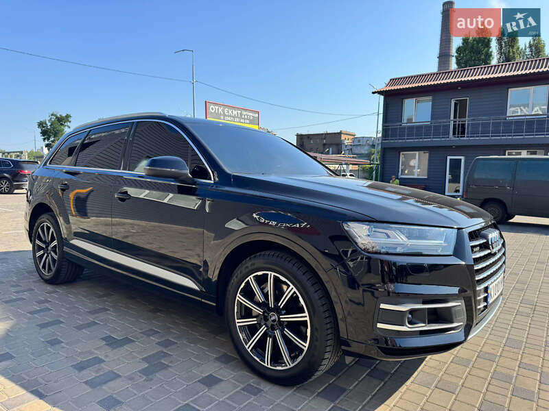 Внедорожник / Кроссовер Audi Q7 2018 в Киеве