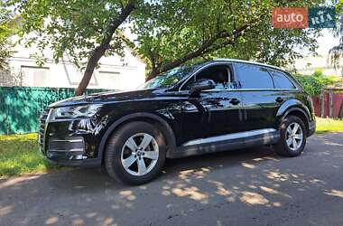 Внедорожник / Кроссовер Audi Q7 2017 в 
