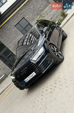Внедорожник / Кроссовер Audi Q7 2017 в 