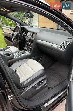 Внедорожник / Кроссовер Audi Q7 2011 в 
