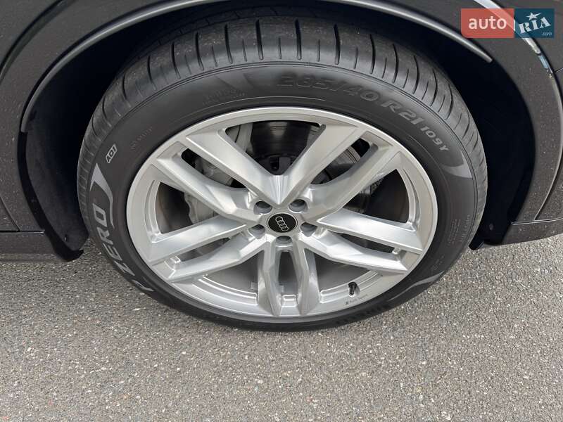 Внедорожник / Кроссовер Audi Q7 2024 в Киеве