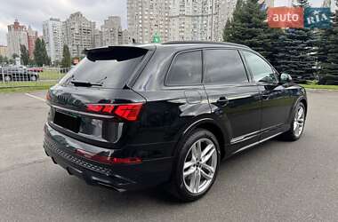 Внедорожник / Кроссовер Audi Q7 2024 в 