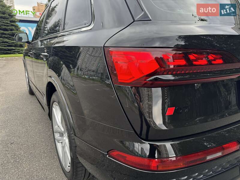 Внедорожник / Кроссовер Audi Q7 2024 в Киеве