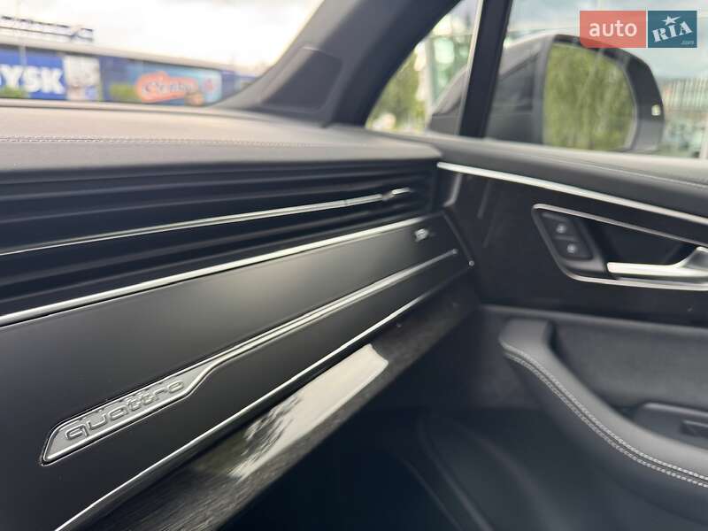 Внедорожник / Кроссовер Audi Q7 2024 в Киеве