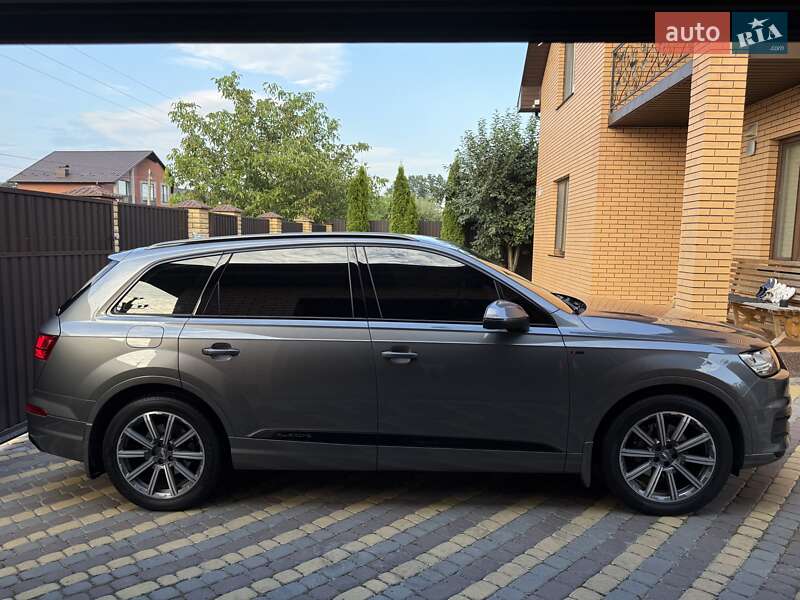Внедорожник / Кроссовер Audi Q7 2017 в Виннице