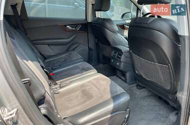 Позашляховик / Кросовер Audi Q7 2015 в 
