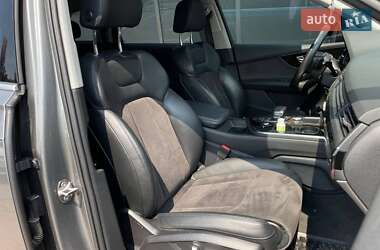 Позашляховик / Кросовер Audi Q7 2015 в 