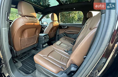 Внедорожник / Кроссовер Audi Q7 2017 в 