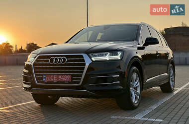 Внедорожник / Кроссовер Audi Q7 2017 в 