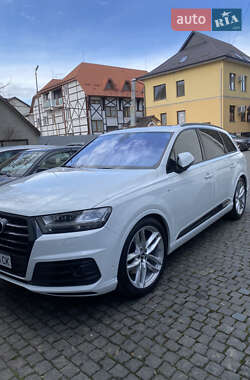 Внедорожник / Кроссовер Audi Q7 2017 в 