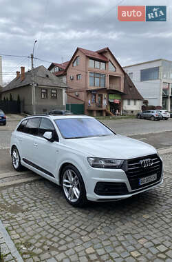 Внедорожник / Кроссовер Audi Q7 2017 в Тячеве