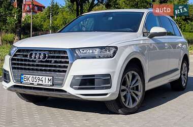 Позашляховик / Кросовер Audi Q7 2017 в 