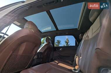 Позашляховик / Кросовер Audi Q7 2017 в 