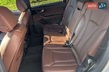 Позашляховик / Кросовер Audi Q7 2017 в 
