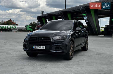 Внедорожник / Кроссовер Audi Q7 2016 в 