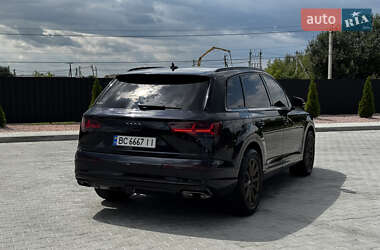 Внедорожник / Кроссовер Audi Q7 2016 в 