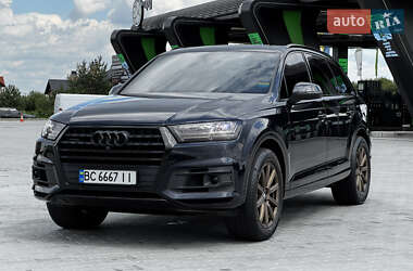 Внедорожник / Кроссовер Audi Q7 2016 в 