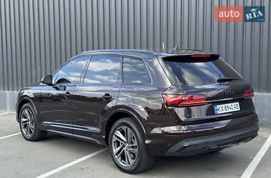 Внедорожник / Кроссовер Audi Q7 2020 в 