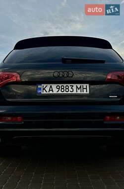 Внедорожник / Кроссовер Audi Q7 2015 в 