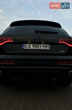 Внедорожник / Кроссовер Audi Q7 2015 в 