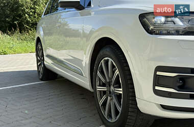 Внедорожник / Кроссовер Audi Q7 2016 в 