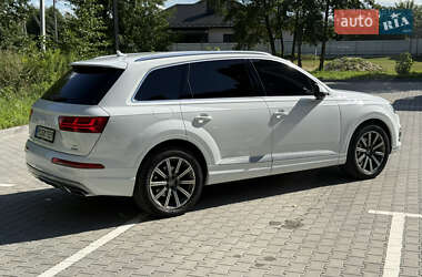 Внедорожник / Кроссовер Audi Q7 2016 в 
