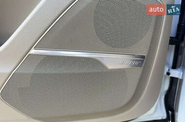 Внедорожник / Кроссовер Audi Q7 2016 в 
