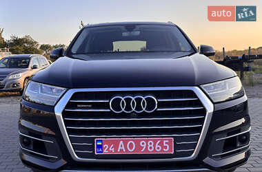 Внедорожник / Кроссовер Audi Q7 2017 в 