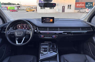 Внедорожник / Кроссовер Audi Q7 2017 в 