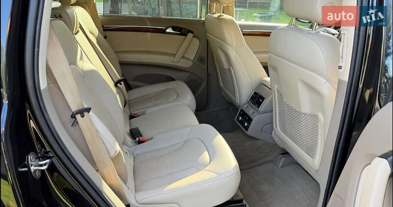 Позашляховик / Кросовер Audi Q7 2013 в Нововолинську