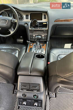 Внедорожник / Кроссовер Audi Q7 2012 в 