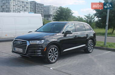 Внедорожник / Кроссовер Audi Q7 2015 в 