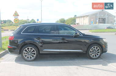 Внедорожник / Кроссовер Audi Q7 2015 в 