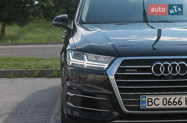 Внедорожник / Кроссовер Audi Q7 2015 в 